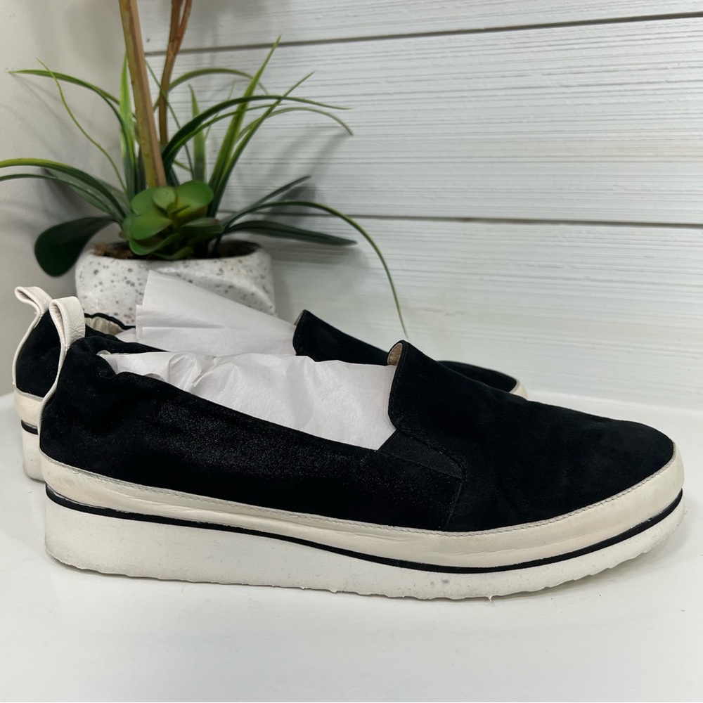 Softwaves Black Slip-On Shoes with White Soles